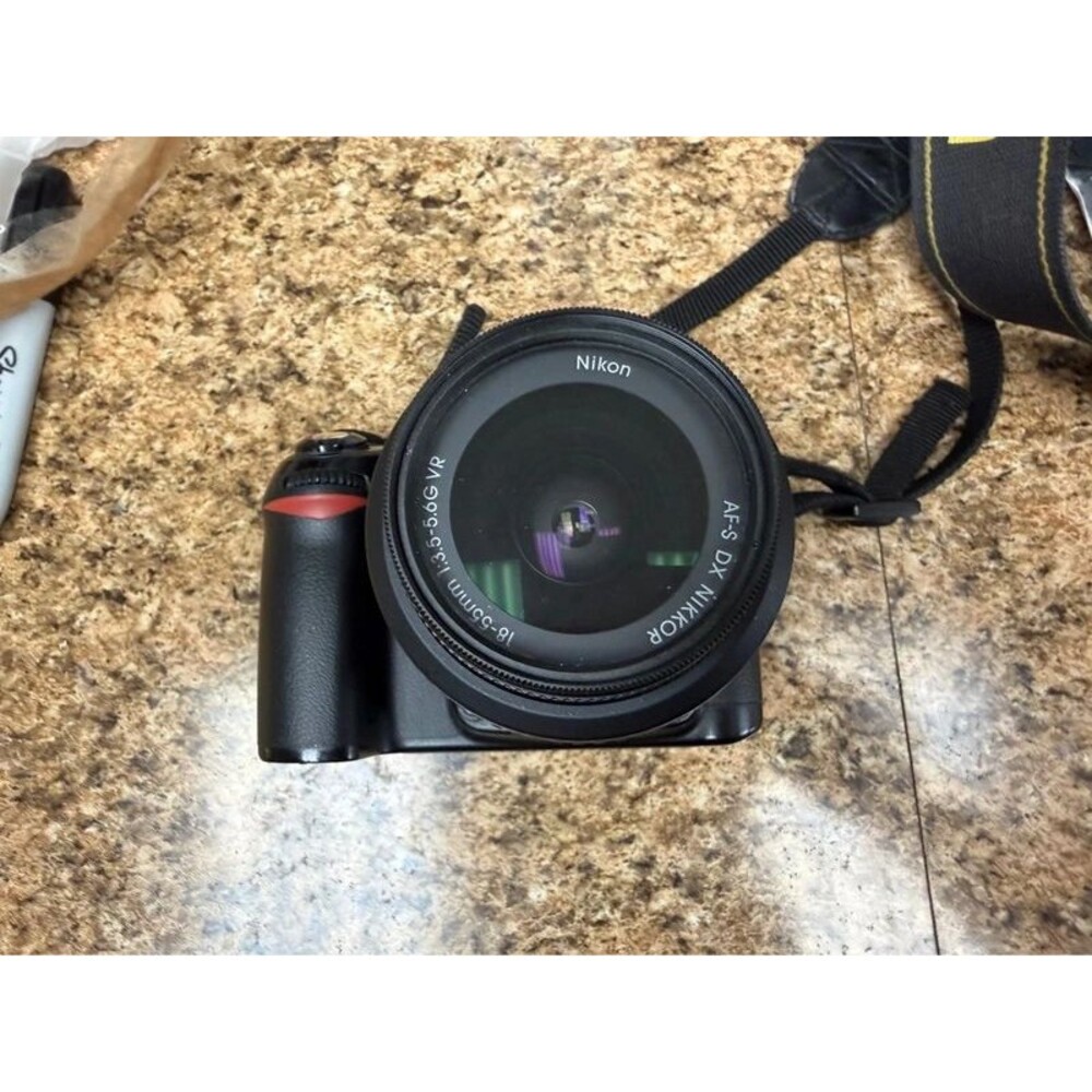 Nikon D80 DSLR Camera w/ AF-S DX 18-55mm VR Lens Tiffen Filter Untested